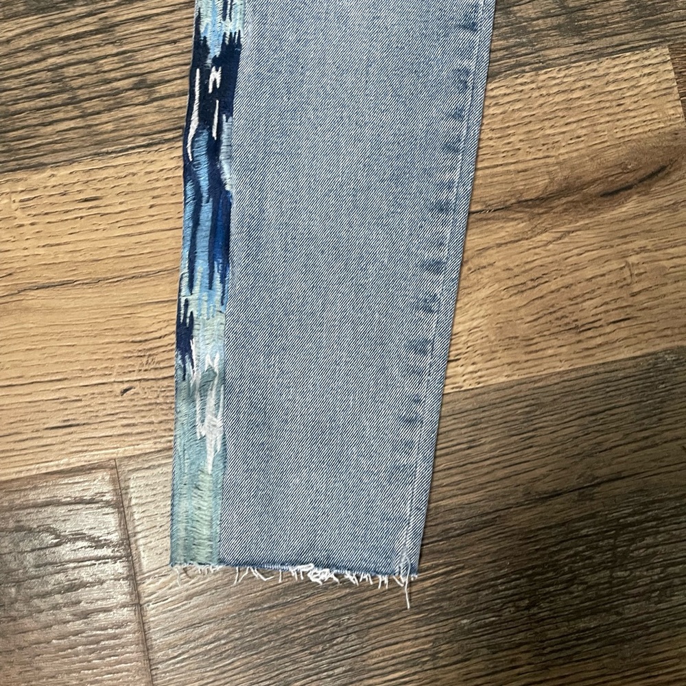 Stylish Blue Patterned Women's Jeans - Picture 3 of 9